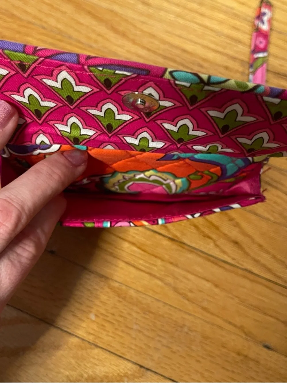 Vera Bradley Retired Pink Swirl Flower design  Quilted Wallet - Picture 3 of 8